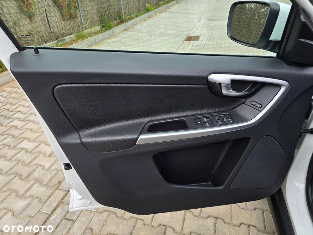 Volvo XC 60 D3 Momentum - 13