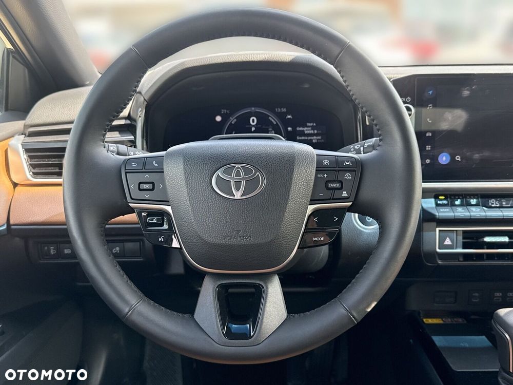 Toyota Camry - 11