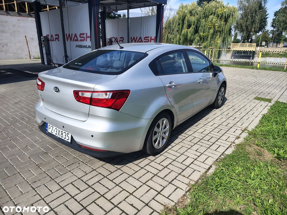 Kia Rio 2015 photo 4