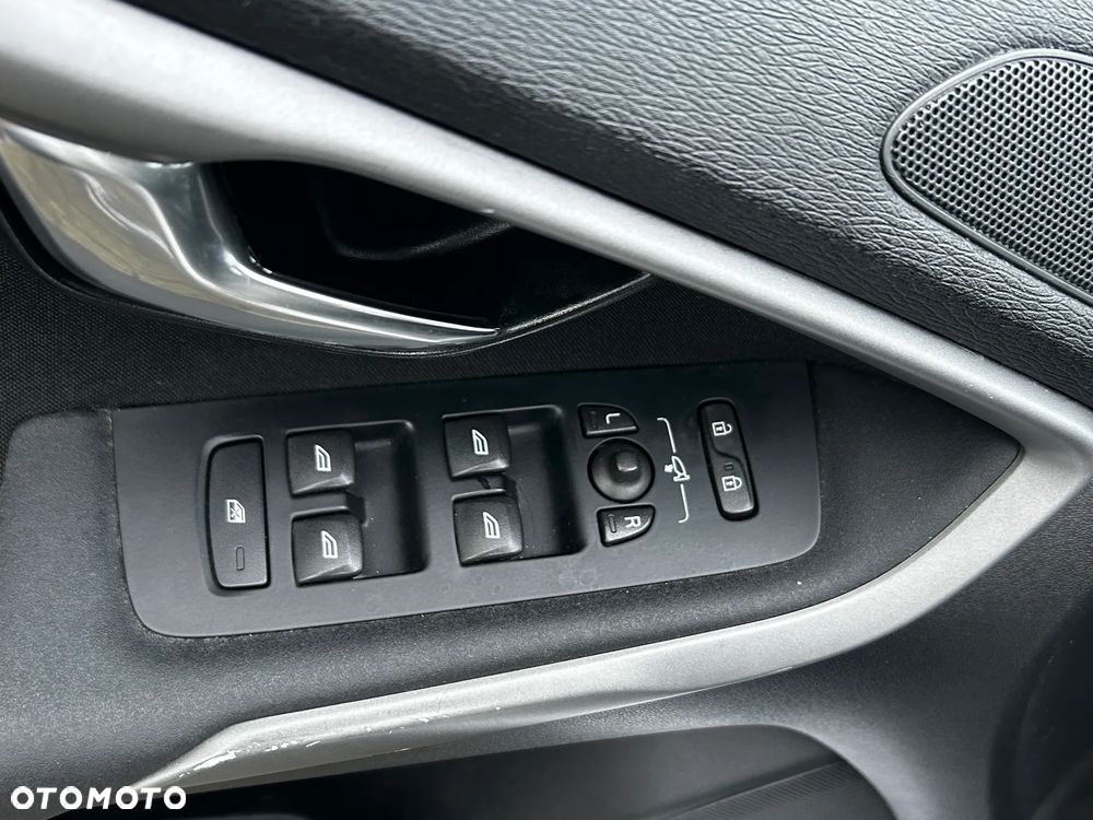 Volvo V40 D2 Drive-E Momentum - 11