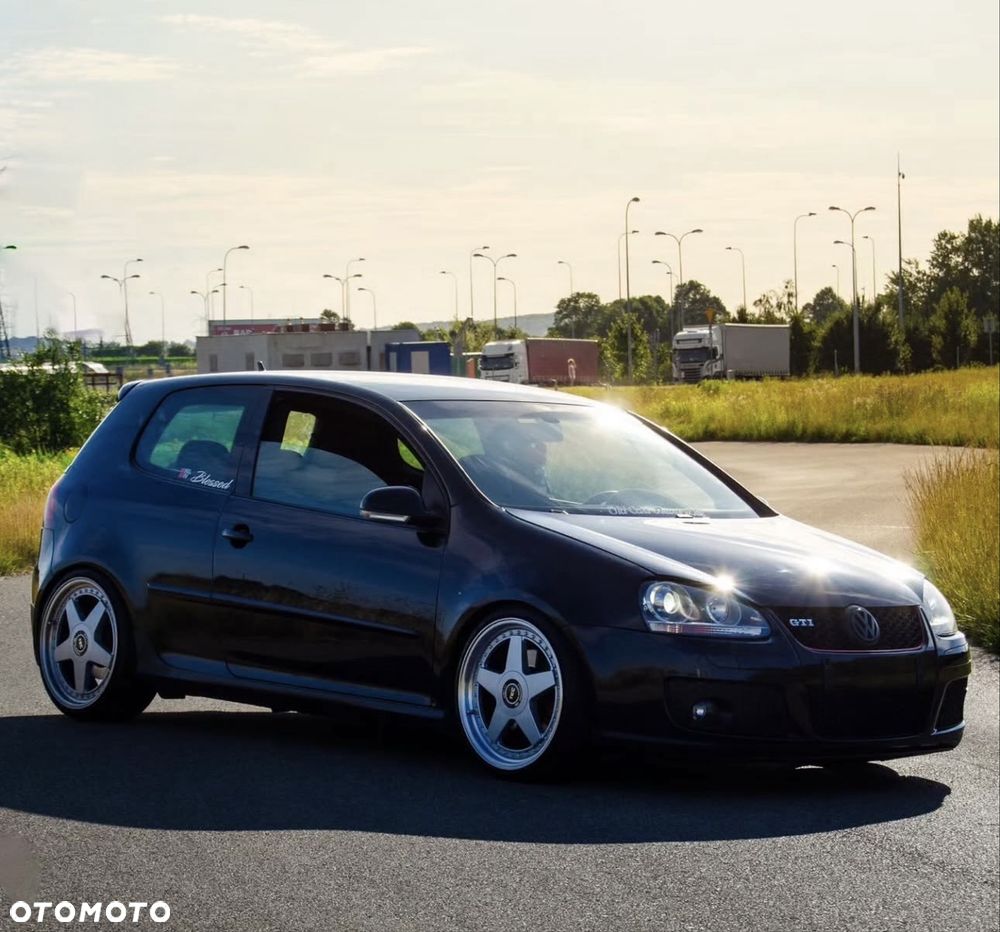 Volkswagen Golf - 8