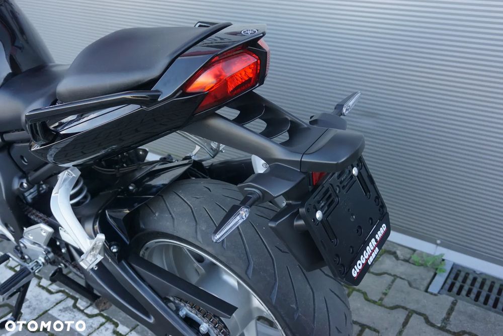 Yamaha FZ - 21