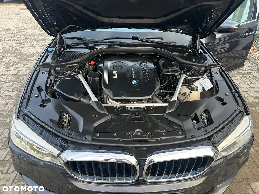 BMW Seria 5 530d xDrive - 18