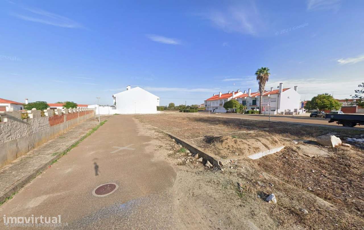 Terreno de 1128m² com acesso fácil e boas ligações - Grande imagem: 3/5