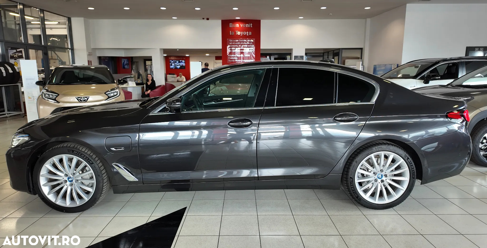 BMW Seria 5 530e xDrive Aut. Luxury Line - 7