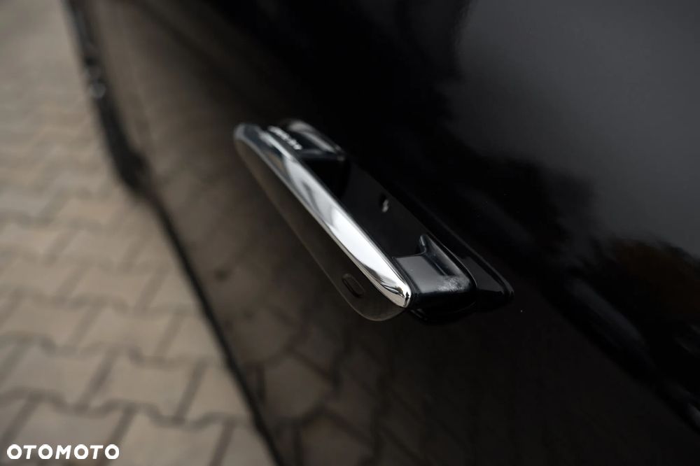 Mercedes-Benz Klasa E 220 d mHEV 4-Matic AMG 9G-Tronic - 23