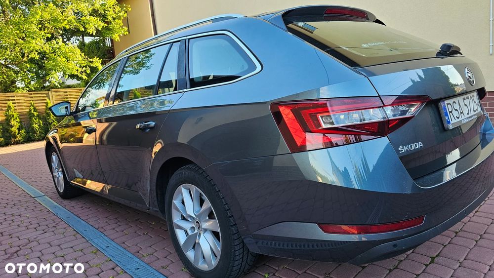 Skoda Superb 2.0 TDI Ambition DSG - 25