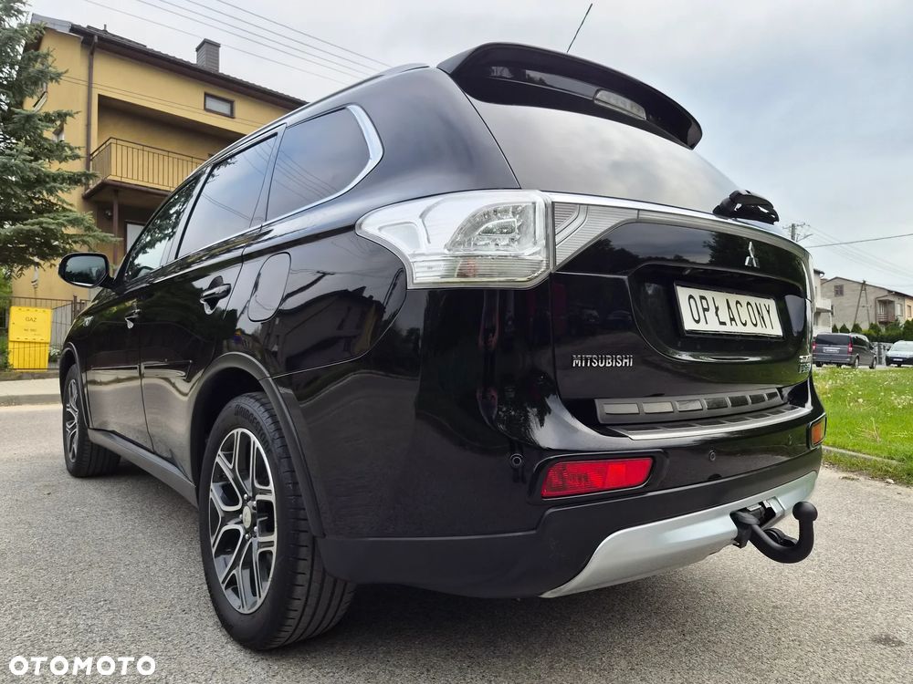 Mitsubishi Outlander - 2