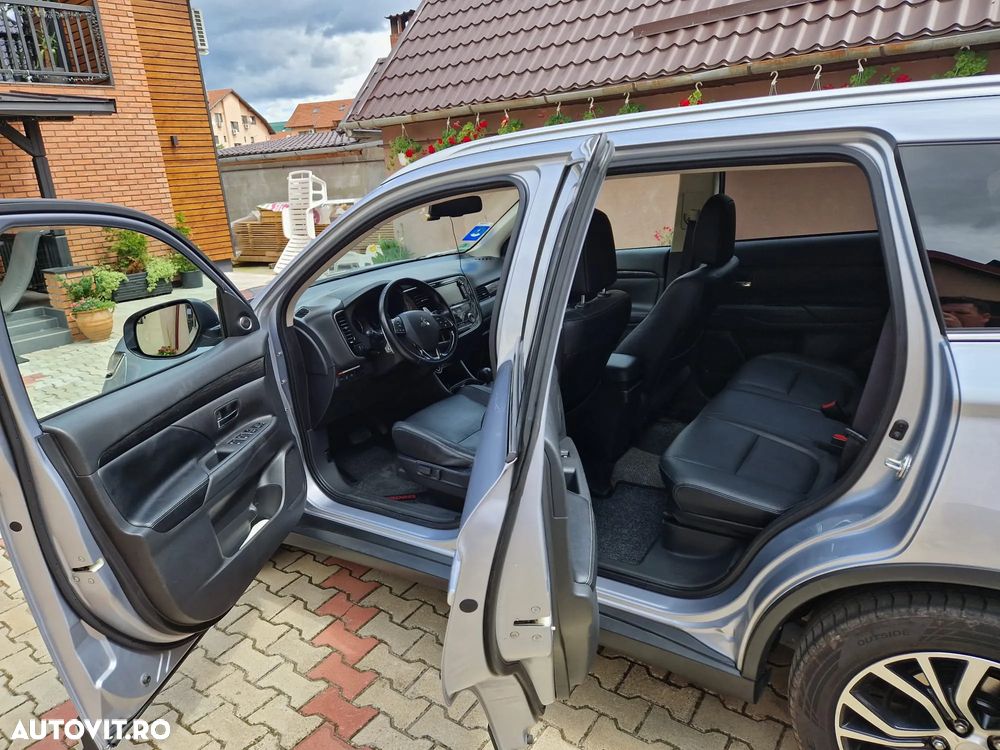 Mitsubishi Outlander 2.2 DI-D 4WD Automatik Top - 10