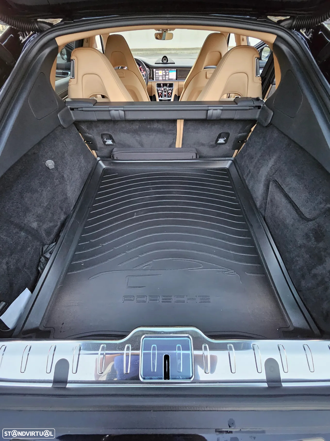 Porsche Panamera 4 E-Hybrid - 17