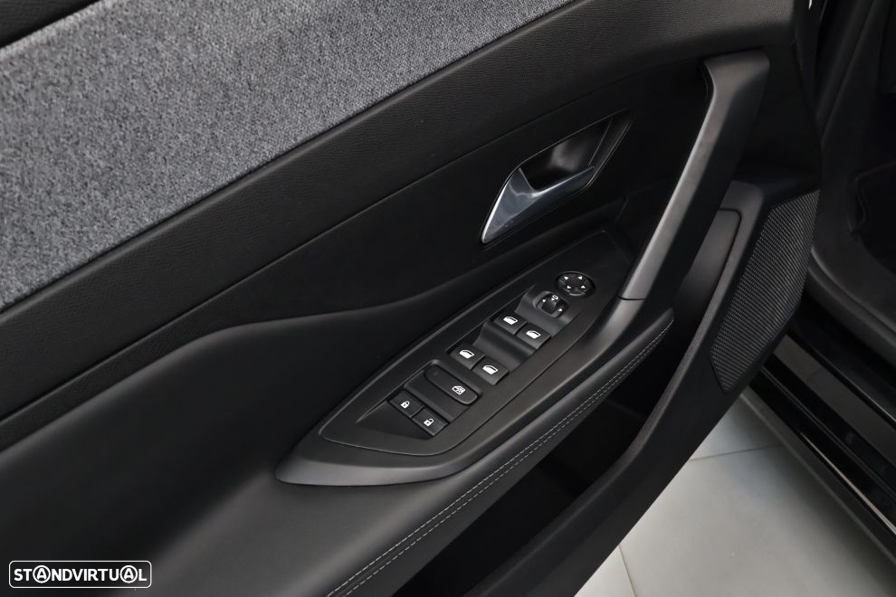 Peugeot 308 1.6 Hybrid Allure Pack e-EAT8 - 24