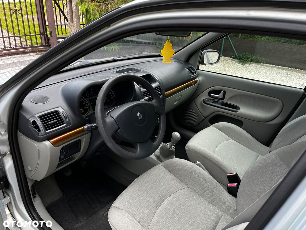 Renault Clio 1.6 16V Initiale - 5