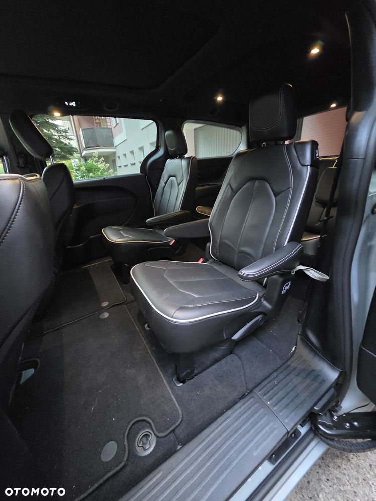 Chrysler Pacifica - 20