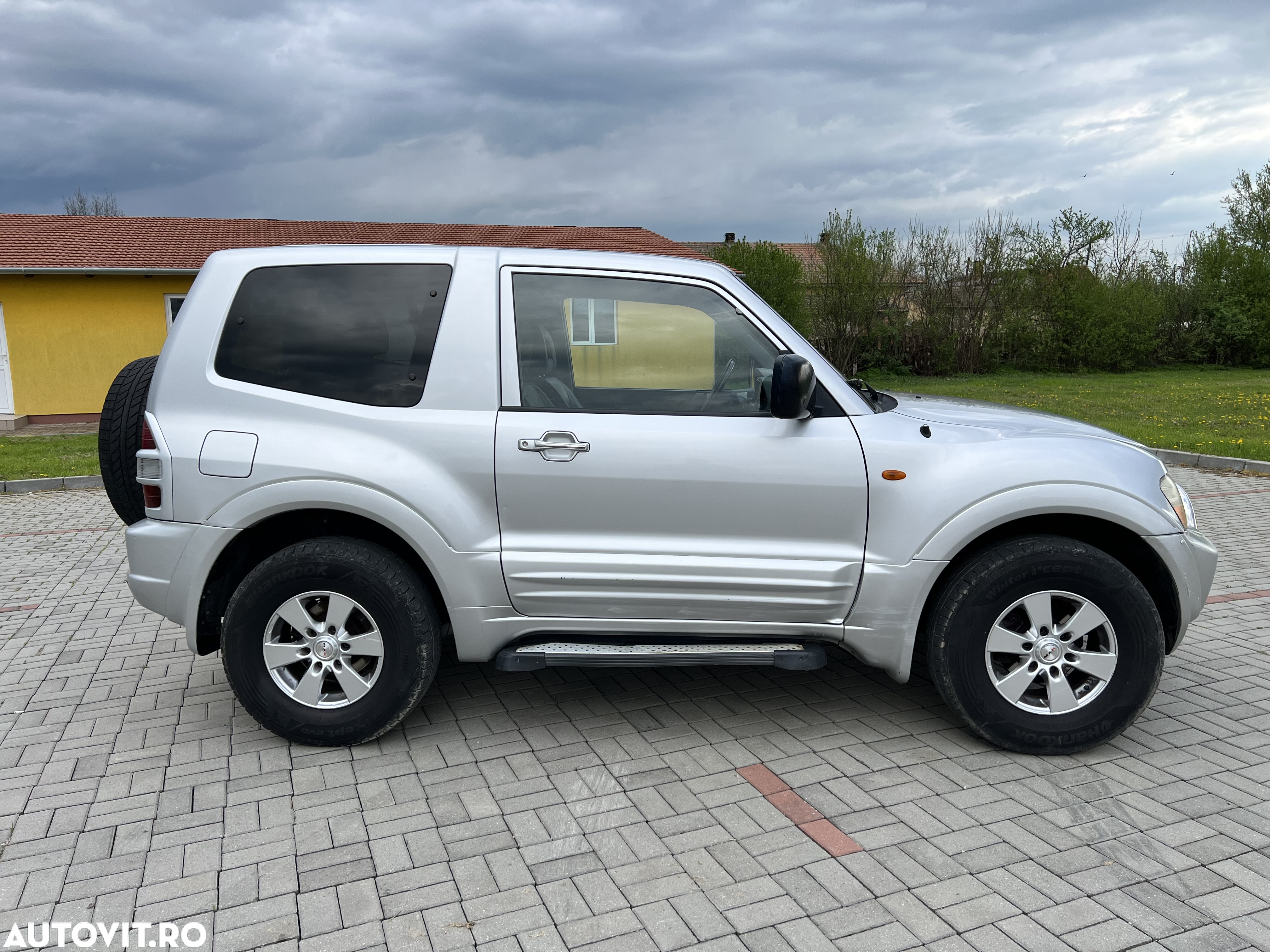Mitsubishi Pajero - 9