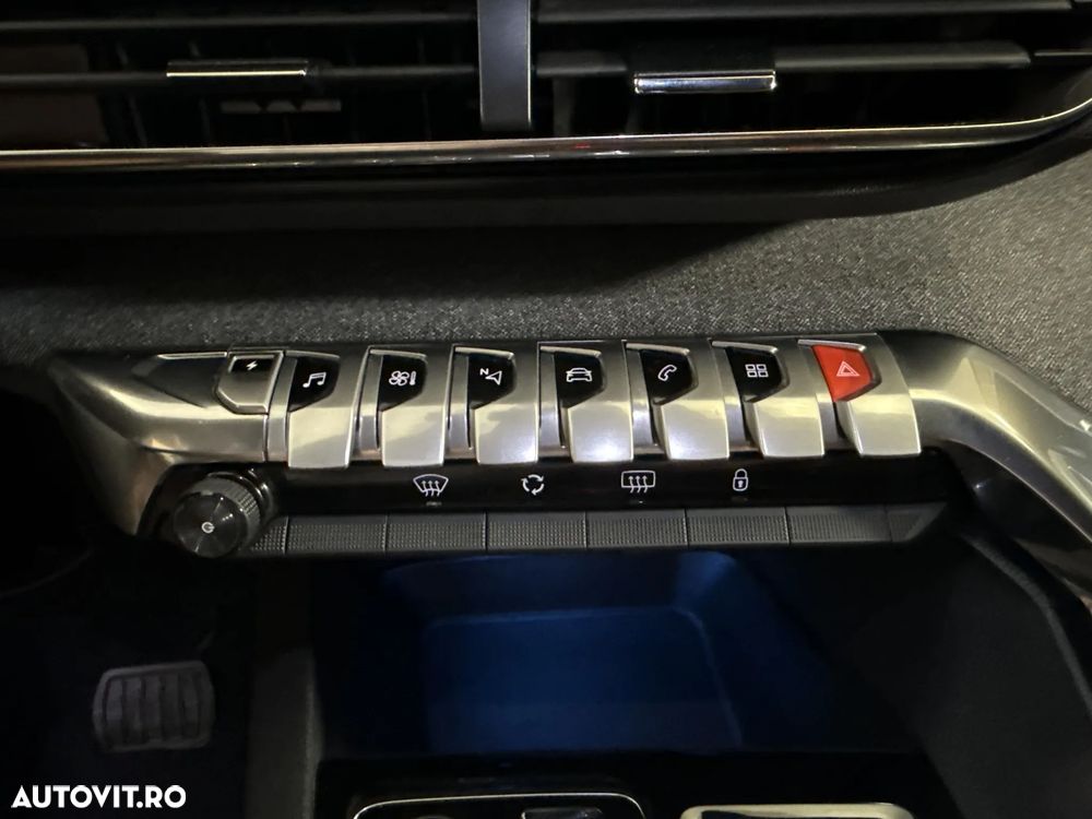 Peugeot 3008 - 18