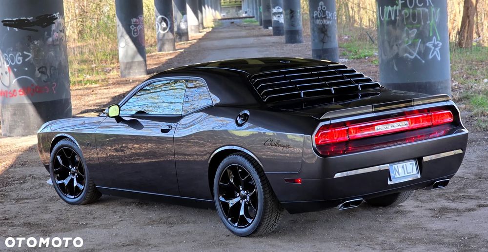 Dodge Challenger - 22