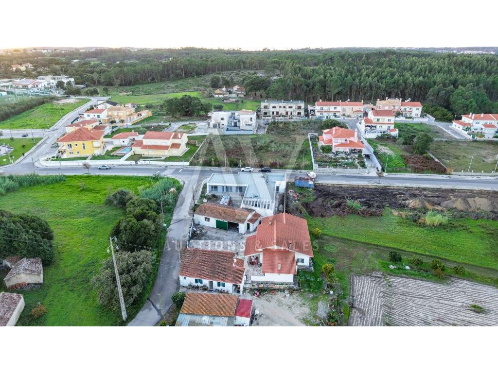 Moradia de luxo, V4, térrea, isolada e com piscina - Grande imagem: 2/27