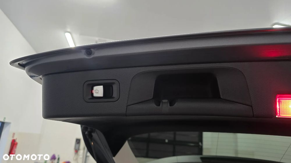 Mercedes-Benz GLC 300 d 4Matic 9G-TRONIC AMG Line Plus - 12