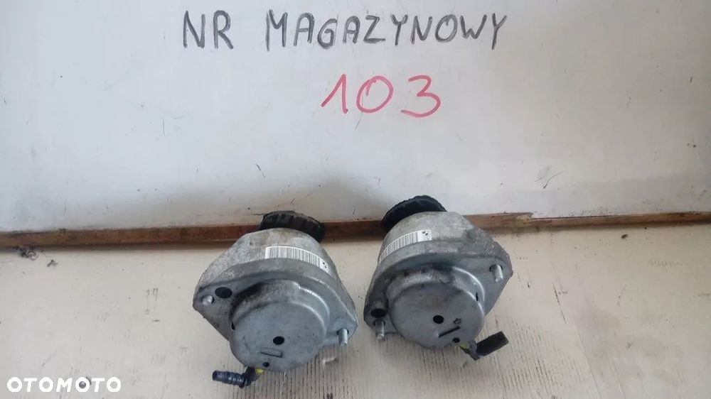 PODUSZKA SILNIKA BMW E60 2.0D 6769874 - 1