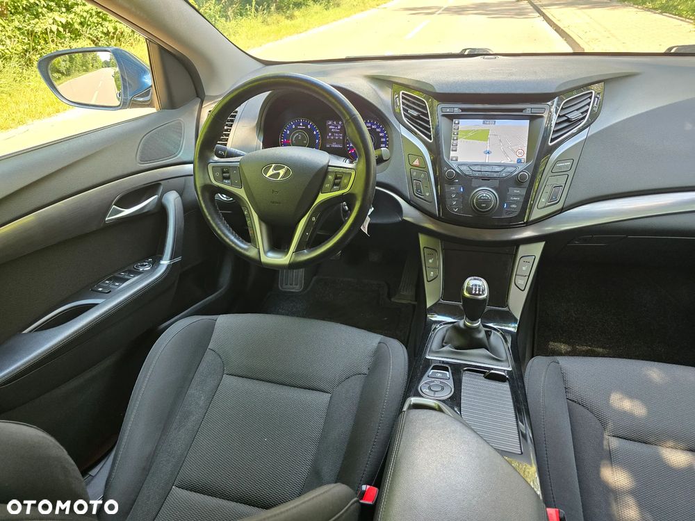 Hyundai i40 Kombi blue 1.6 Family+ - 28