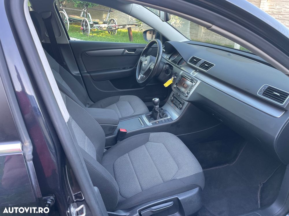 Volkswagen Passat - 17