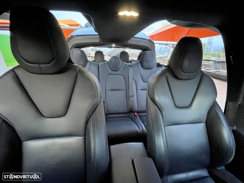 Tesla Model X 100D - 19