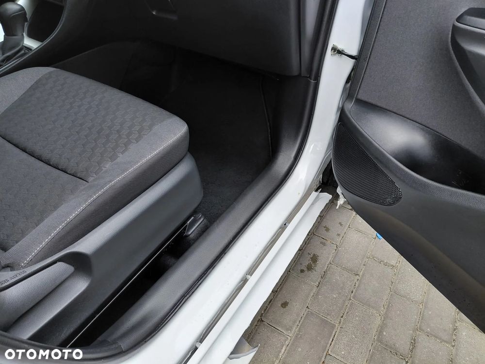 Toyota Yaris - 14
