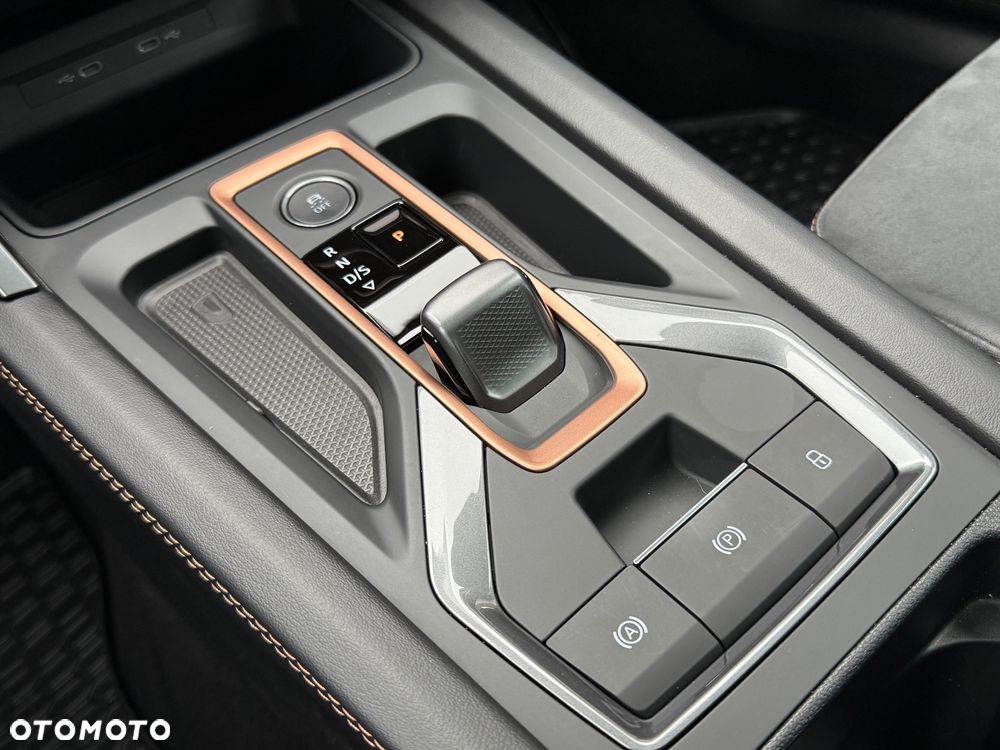 Cupra Formentor 2.0 TSI 4Drive DSG VZ Black Edition - 25