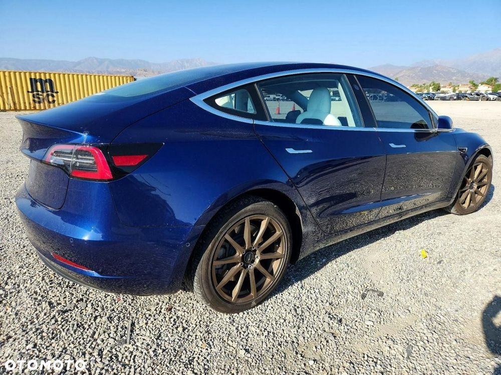 Tesla Model 3 2018 photo 3