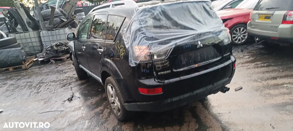 Dezmembrari / Dezmembrez Mitsubishi Outlander II 2.0 DI-D cutie viteze manuala cod culoare NEGRU - 3
