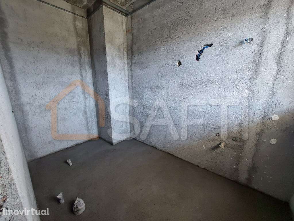 Moradia em fase final de construção - Grande imagem: 3/25