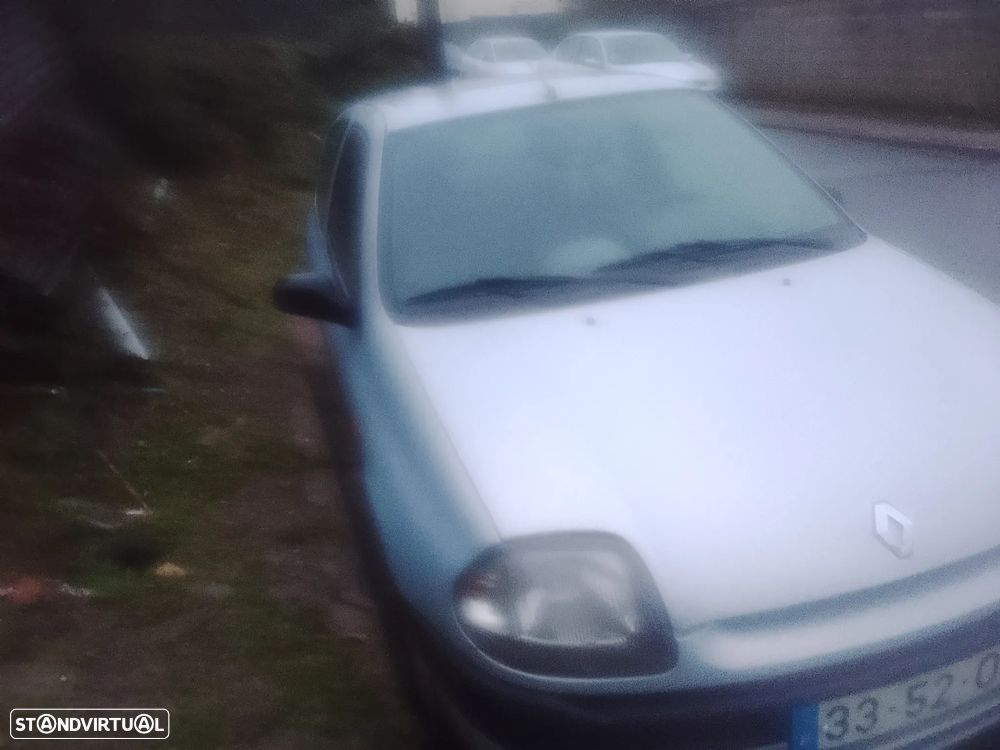 Renault Clio 1.9 D RN - 1