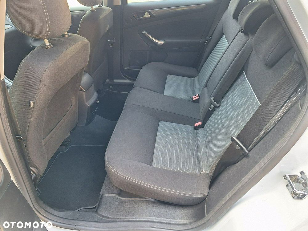 Ford Mondeo 2.0 TDCi Titanium - 20