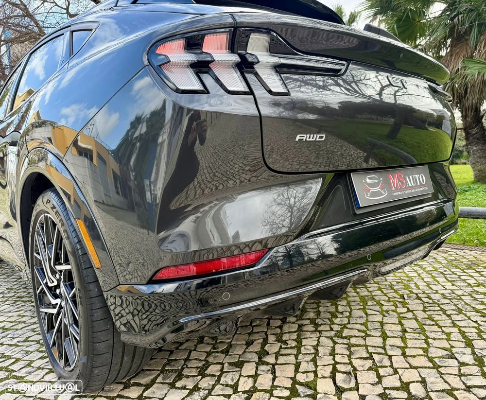 Ford Mustang Mach-E AWD GT - 42