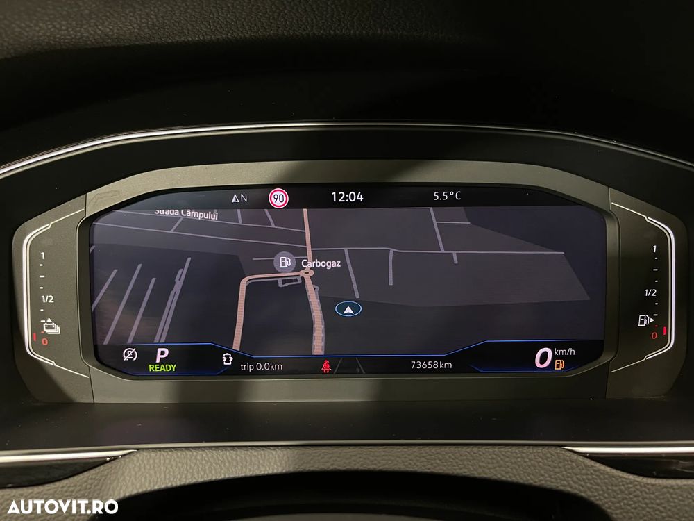 Volkswagen Passat - 28