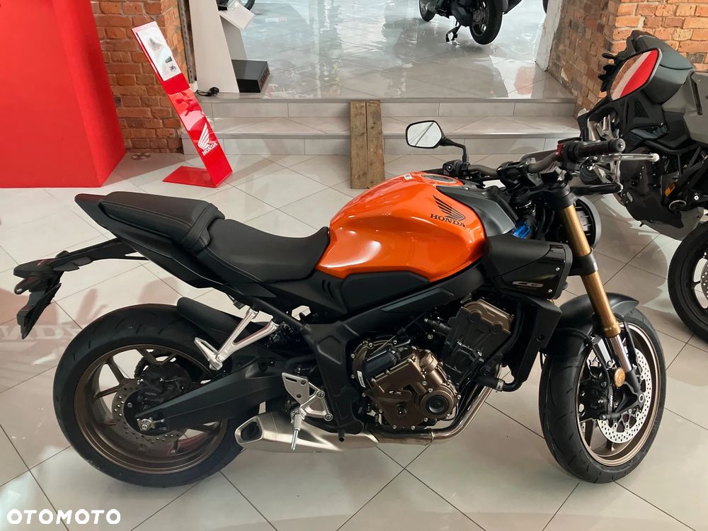 Honda CB - 3