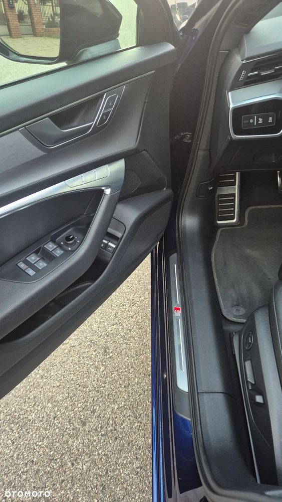 Audi A6 Avant 55 TFSI e quattro S tronic sport - 24