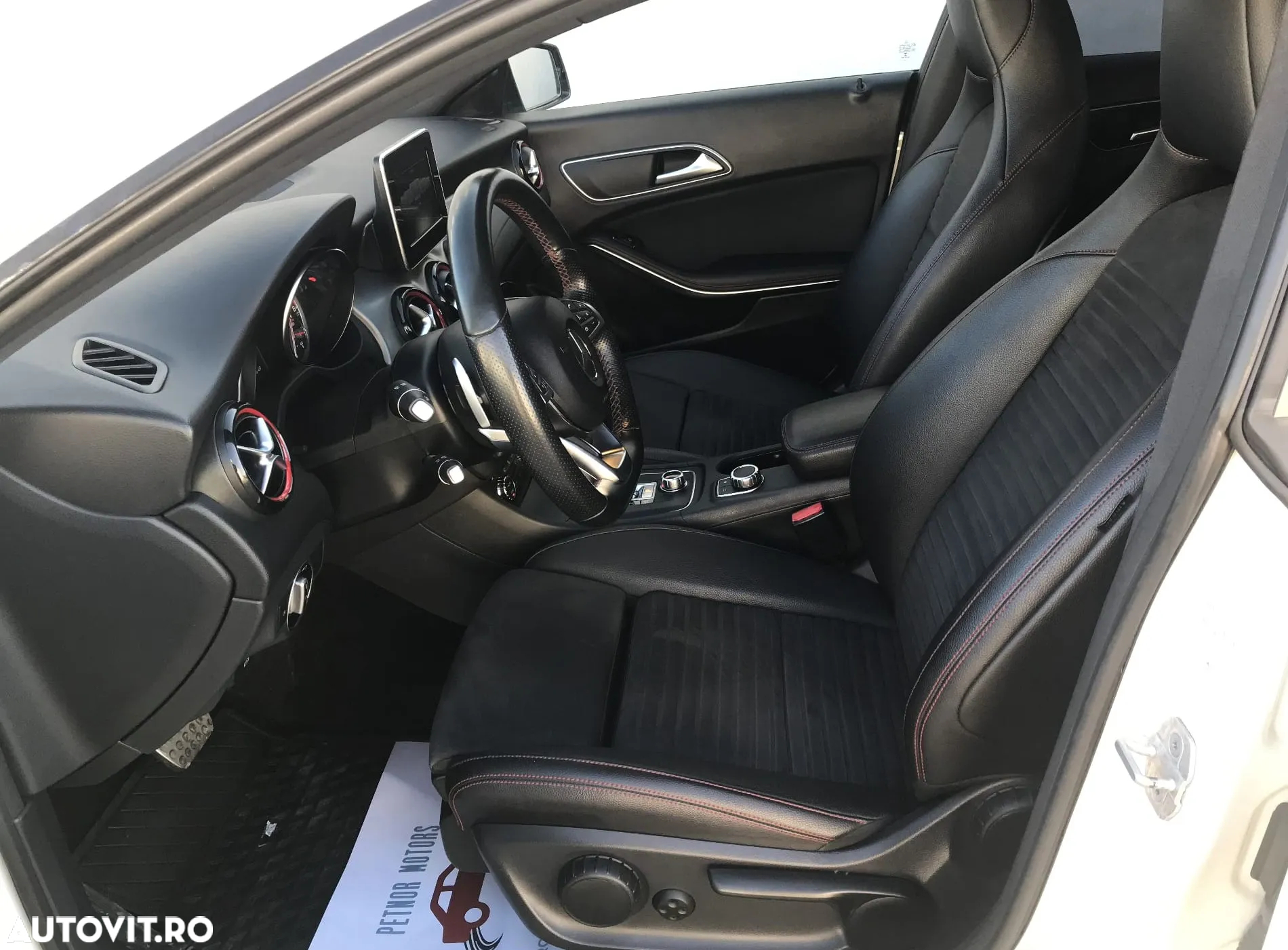 Mercedes-Benz CLA AMG 45 4Matic 7G-DCT - 13