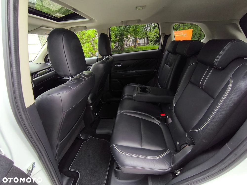 Mitsubishi Outlander 2.0 4WD Top - 22