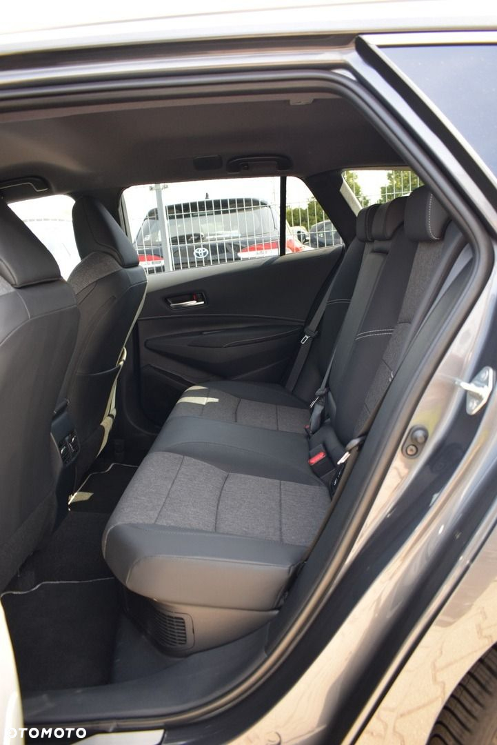 Toyota Corolla - 13