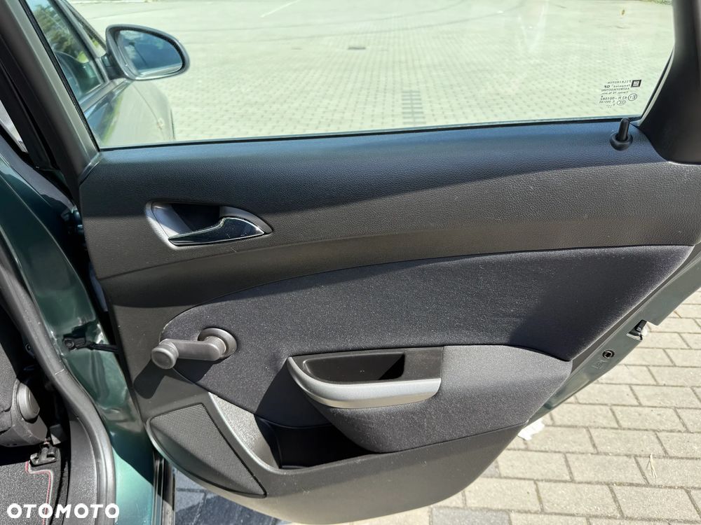Opel Astra 1.6 Color Edition - 17