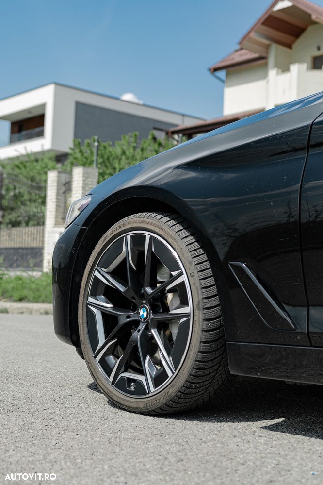 BMW Seria 5 530i xDrive AT MHEV - 10