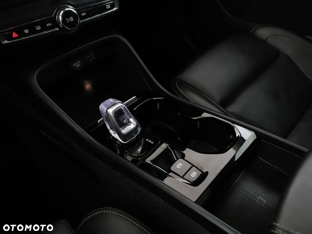 Volvo XC 40 T4 Recharge DKG Ultimate Bright - 32