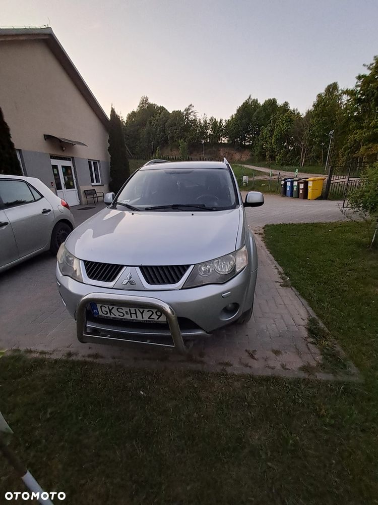 Mitsubishi Outlander 2.2 DID Instyle NAVI - 1