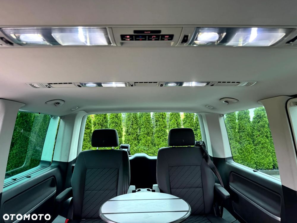Volkswagen Multivan - 25