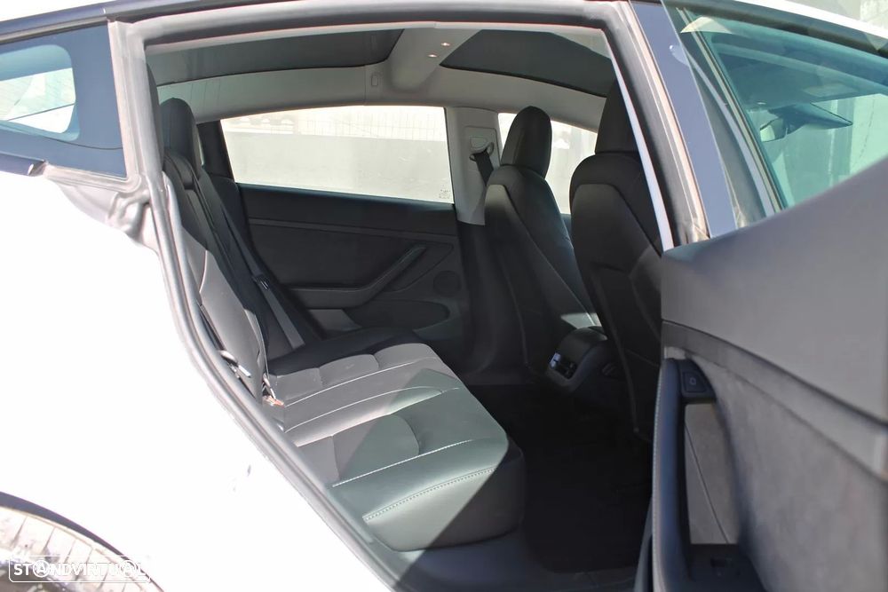 Tesla Model 3 - 17