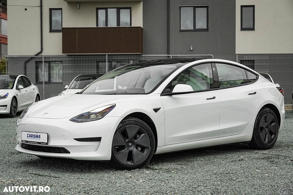 Tesla Model 3 Standard Reichweite Plus Hinterradantrieb - 3