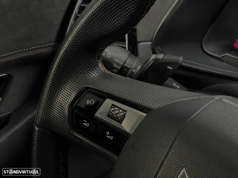 DS DS7 Crossback E-Tense Performance Line EAT8 - 31