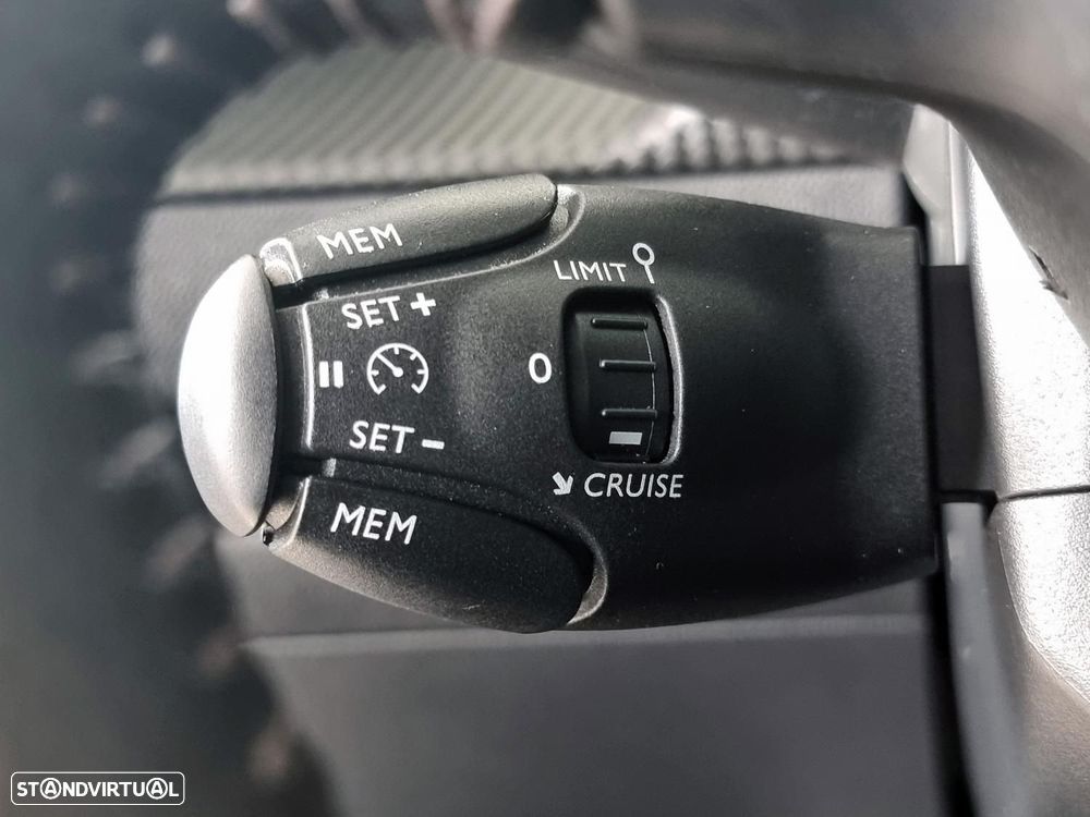 Peugeot 208 1.2 PureTech Allure Pack EAT8 - 25