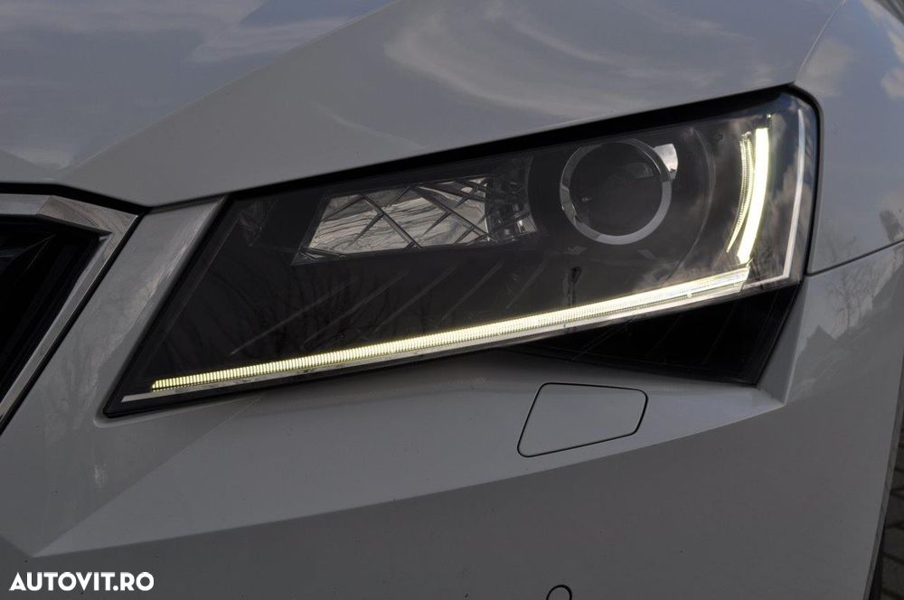 Skoda Superb 2.0 TDI DSG 4X4 Laurin & Klement - 14